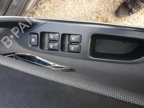 Used Left front window switch Left front window switch 33680601 33680601