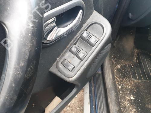 Left front window switch DACIA DUSTER (HS_) 1.2 TCe 125 | BP38942348I27 - Image 2