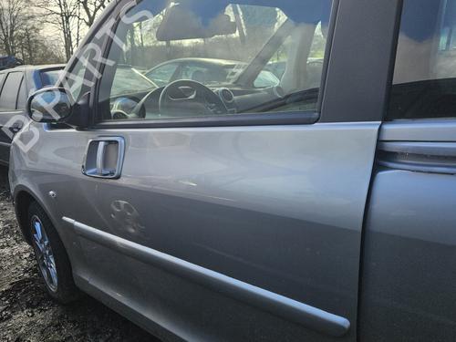 dr-venstre-fortil-peugeot-1007-km_-2005-32316941 main image