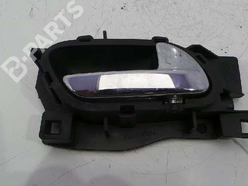 Used Front right interior door handle Front right interior door handle PEUGEOT 407 (6D_) 2.0 (6DRFNB, 6DRFNE) (136 hp) 3255248 3255248