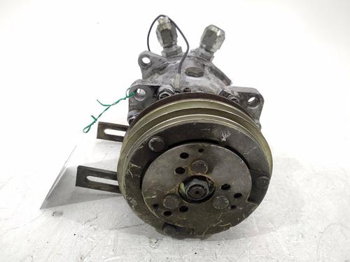 Used AC compressor AC compressor RENAULT 18 (134_) 1.6 (1341) (73 hp) 10139878 10139878
