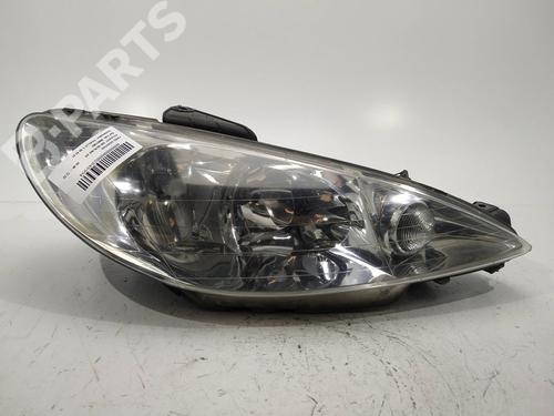 Used Right headlight Right headlight PEUGEOT 206 Hatchback (2A/C) 1.4 i (75 hp) 10726748 10726748
