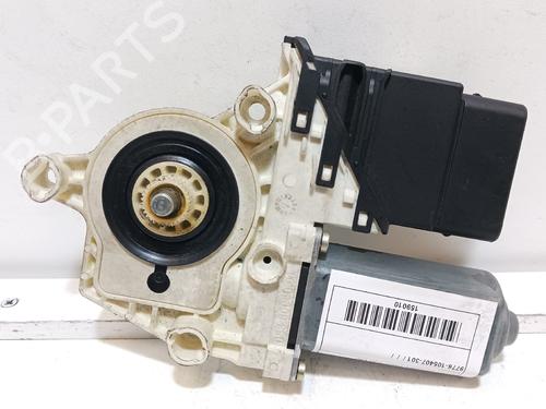 Rudehejsemotor bagstkærm højre SEAT LEON (1M1) [1999-2006]  23477493