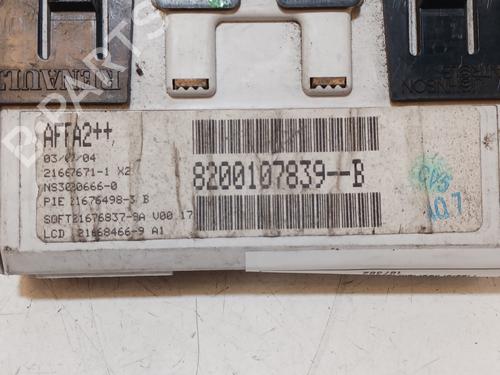 Display RENAULT MEGANE II Estate (KM0/1_)  | BP23489130C48