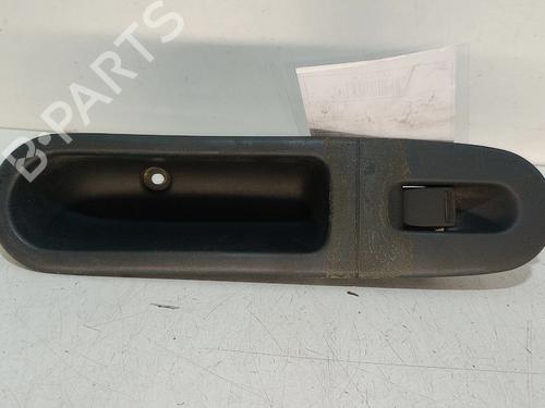 Used Right front window switch HONDA HR-V (GH_) [1999-2006]  28096404