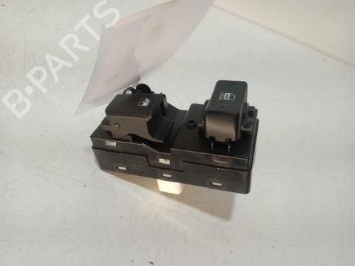 Used Left front window switch HYUNDAI H-1 / STAREX Bus (A1) [1997-2025]  28538971
