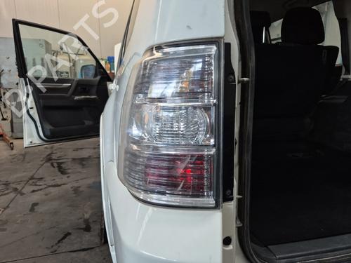 Left taillight MITSUBISHI PAJERO IV (V8_W, V9_W) 3.2 DI-D 4WD (V98W, V88W) | BP29503288C34 