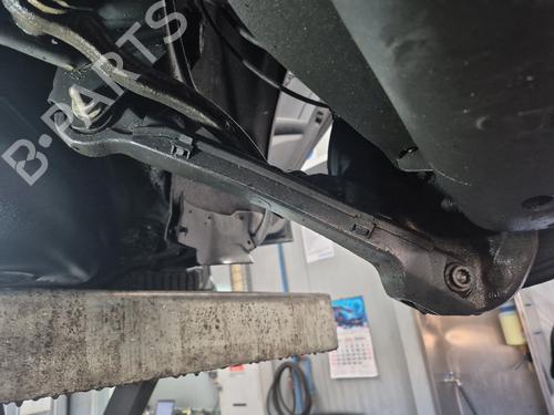 Højre bagtil bærearm MERCEDES-BENZ C-CLASS T-Model (S205) C 220 BlueTEC / d (205.204) (170 hp) 30500041