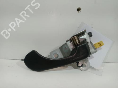 Maneta interior delantera derecha MITSUBISHI CARISMA Saloon (DA_) 1.3 16V (82 hp) 30657075
