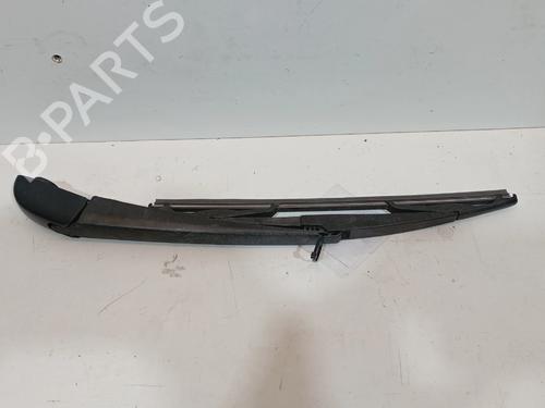 Used Rear windshield wiper arm TOYOTA YARIS (_P13_) 1.5 Hybrid (NHP130_) (101 hp) 29301318