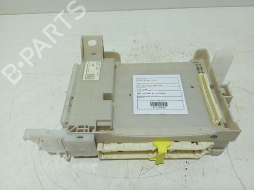 Used Fuse box Fuse box 31905426 31905426