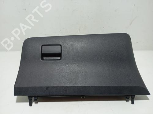 Used Glove box Glove box TOYOTA YARIS (_P13_) 1.5 Hybrid (NHP130_) (101 hp) 29301346 29301346