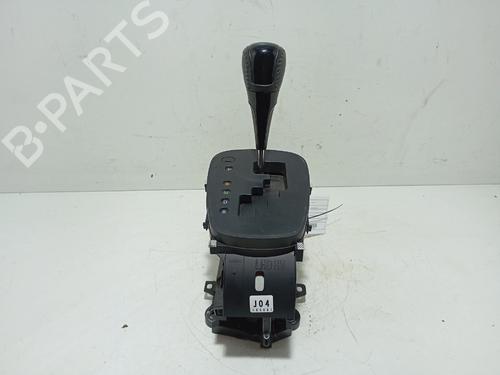 Used Gear lever Gear lever TOYOTA YARIS (_P13_) 1.5 Hybrid (NHP130_) (101 hp) 29301360 29301360