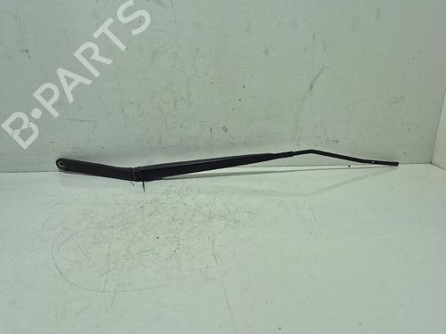 front-windshield-wiper-arm-renault-clio-iv-grandtour-kh_-2012-2013-2014-2015-2016-2017-2018-2019-2020-2021-32029263 main image