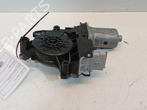 Used Right front window motor Right front window motor PEUGEOT 2008 II (UD_, US_, UY_, UJ_, UR_, UC_) [2019-2026] 32710582 32710582