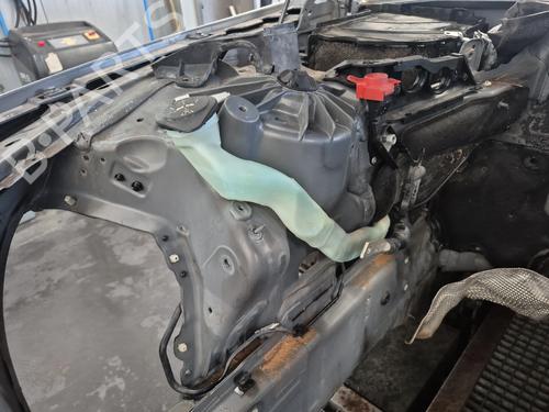 Used Windscreen washer tank Windscreen washer tank BMW 6 Gran Coupe (F06) 640 d (313 hp) 32685175 32685175
