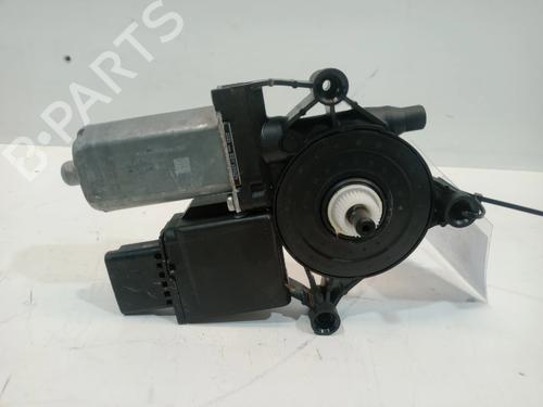 Used Right front window motor Right front window motor 33174029 33174029