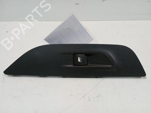 Used Right front window switch Right front window switch PEUGEOT 2008 II (UD_, US_, UY_, UJ_, UR_, UC_) 1.5 BlueHDI 100 (102 hp) 33267039 33267039