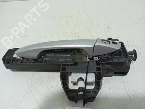 Used Front left exterior door handle Front left exterior door handle 33461672 33461672