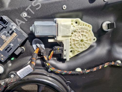 Used Right front window motor Right front window motor PORSCHE PANAMERA (970) 4.8 4S (400 hp) 34224197 34224197