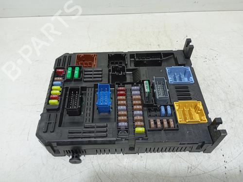 Used Fuse box Fuse box 35777396 35777396