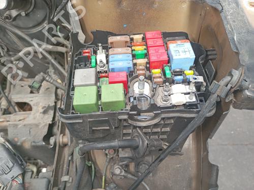 Used Fuse box Fuse box 38625113 38625113