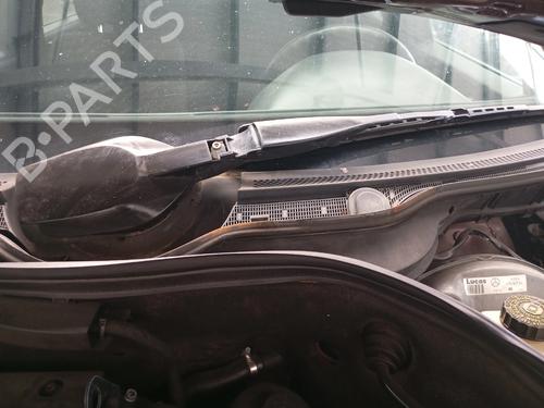 front-windshield-wiper-arm-mercedes-benz-c-class-w202-1993-1994-1995-1996-1997-1998-1999-2000-38753431 main image