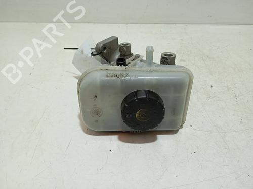 brake-master-cylinder-opel-corsa-c-x01-2000-2001-2002-2003-2004-2005-2006-2007-2008-2009-39432123 main image
