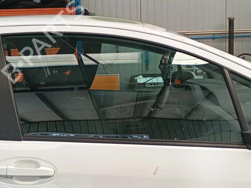front-right-door-window-toyota-yaris-_p13_-2010-2011-2012-2013-2014-2015-2016-2017-2018-2019-2020-39963643 main image