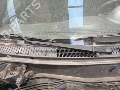 Used Front windshield wiper arm Front windshield wiper arm TOYOTA COROLLA (_E11_) 1.4 16V (ZZE111_, ZZE111R) (97 hp) 40319798 40319798
