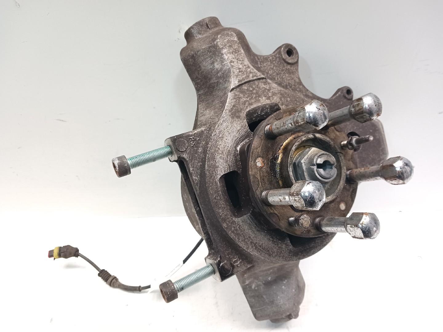Left front steering knuckle – Ferrari 360 (F131) 3.6 Modena (1999-2005)
