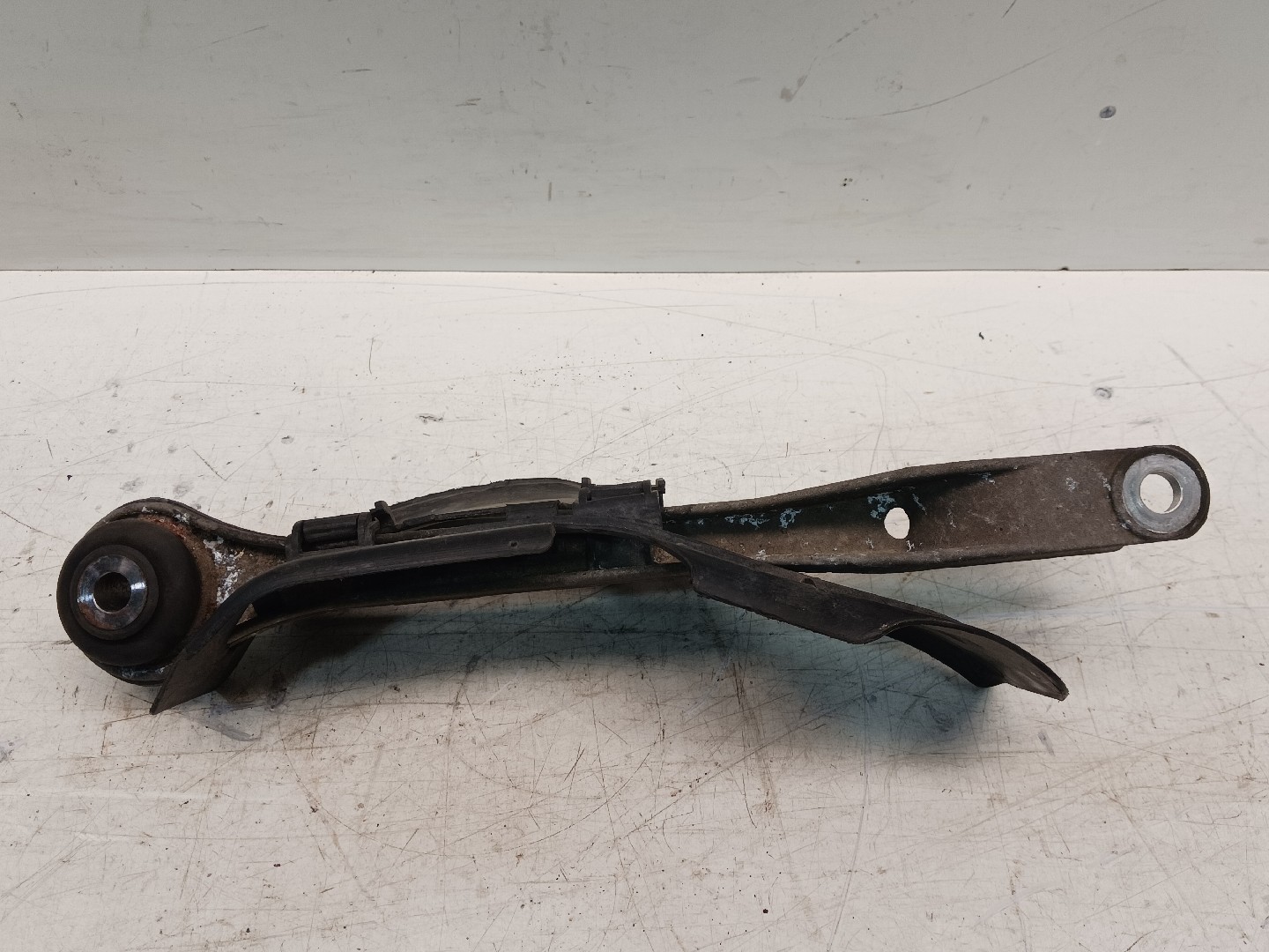Left front suspension arm – Porsche 911 (997) 3.6 Carrera (2008-2011)