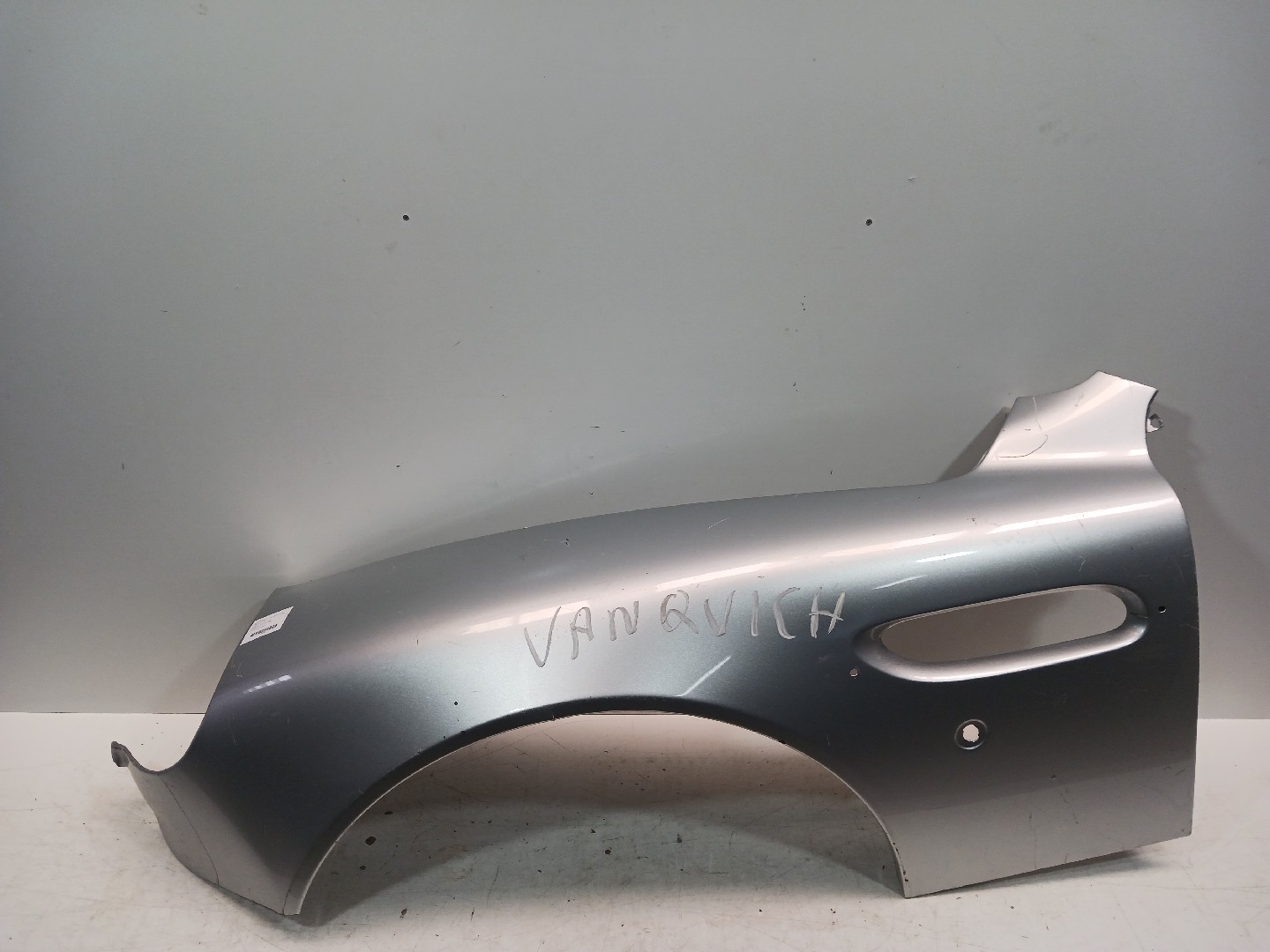 Left front fenders – Aston Martin VANQUISH Vantage (2001-2007)