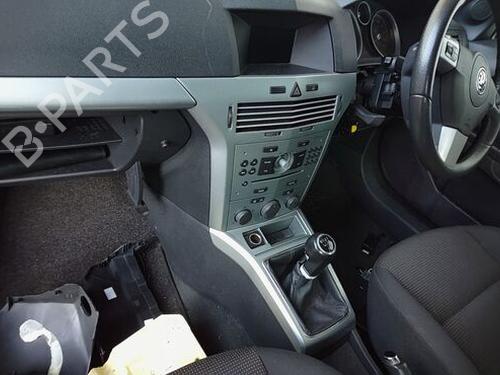 Rear left seatbelt VAUXHALL ASTRA Mk V (H) (A04) 1.4 (L48) | BP29675879I29 