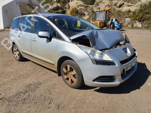 Left front seat PEUGEOT 5008 (0U_, 0E_) 1.6 HDi | BP29660715C15