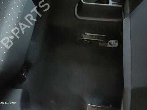 Radio FIAT GRANDE PUNTO (199_) 1.4 (199AXB11, 199AXB1A, 199BXB1A, 199AXL1A) | BP29664025E6 