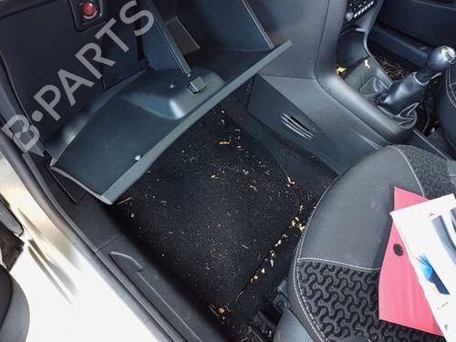 Left front seat CITROËN C3 II (SC_) 1.1 BiFuel | BP33032608C15  - Image 13