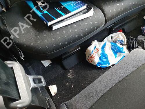 Sikkerhetsbelte bak i midten TOYOTA YARIS (_P9_) 1.0 VVT-i (KSP90_, KSP90R) | BP29681788I27 