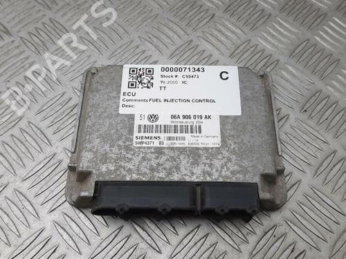 Calculateur moteur (ecu) AUDI TT (8N3) 1.8 T quattro (224 hp) 29647562