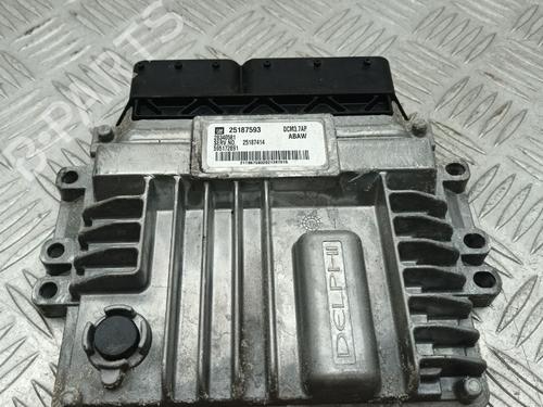 Used Engine control unit (ECU) CHEVROLET CRUZE Hatchback (J305) 2.0 CDI (163 hp) 29666244