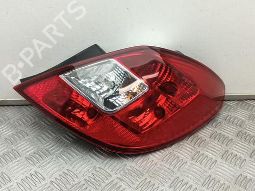 Used Right taillight VAUXHALL CORSA Mk III (D) (S07) 1.2 i 16V (L08) (86 hp) 29663695