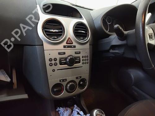 Fuse box VAUXHALL CORSA Mk III (D) (S07) 1.4 (L08) | BP29659732E1 
