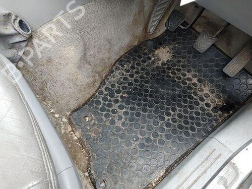 Venstre  foran tåkelykt KIA SORENTO I (JC) 2.5 CRDi 4WD | BP29661543C30 