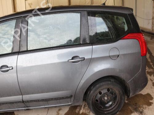 Fuel flap PEUGEOT 5008 (0U_, 0E_) 1.6 HDi | BP29672449C131