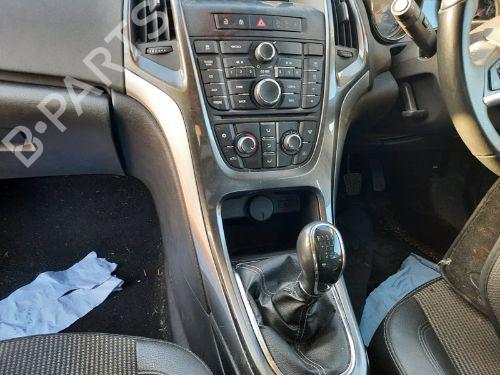 Rear center seatbelt VAUXHALL ASTRA Mk VI (J) Estate (P10) 1.7 CDTi | BP29655068I27 