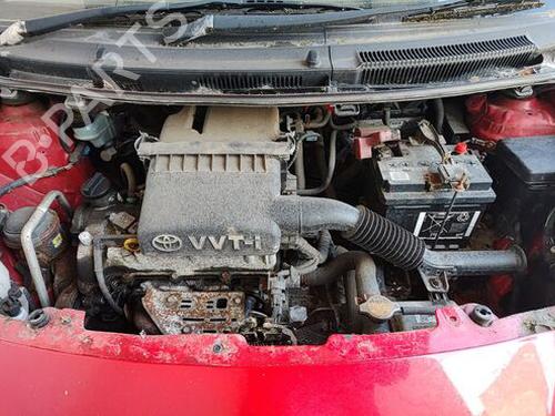 Rudehejsemekanisme venstre bagtil TOYOTA YARIS (_P9_) 1.3 VVT-i (SCP90_, SCP90R) | BP29679709C24