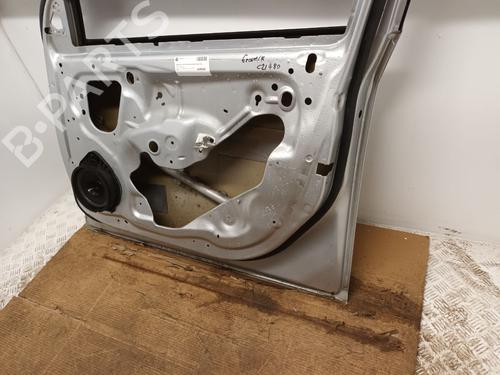 Right front door CHEVROLET CRUZE Hatchback (J305) 2.0 CDI | BP29666240C3 