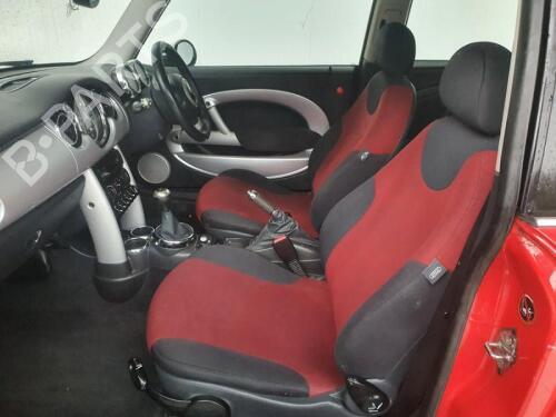 Hanskerom MINI MINI (R50, R53) Cooper | BP29649764C95 