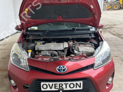 Stoel rechts voor TOYOTA YARIS (_P13_) 1.5 Hybrid (NHP130_, NHP130) | BP30292068C16