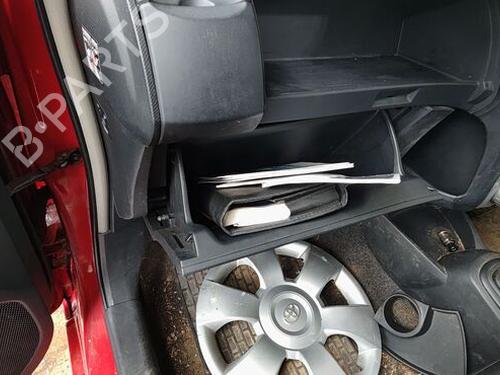 Tableau de bord TOYOTA YARIS (_P9_) 1.4 D-4D (NLP90_, NLP90R) | BP29685016C46